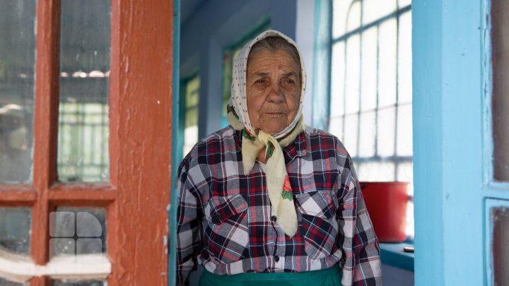 Ploile torenţiale au distrus culturile agricole. Locuitorii raionului Căuşeni sunt disperaţi şi spun că tot ce au agonisit s-a dus cu apa (FOTO)