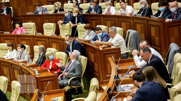 Retrospectiva primei şedinţe a Parlamentului. Opoziţia a protestat şi care a fost REPLICA PAS (FOTOREPORT)