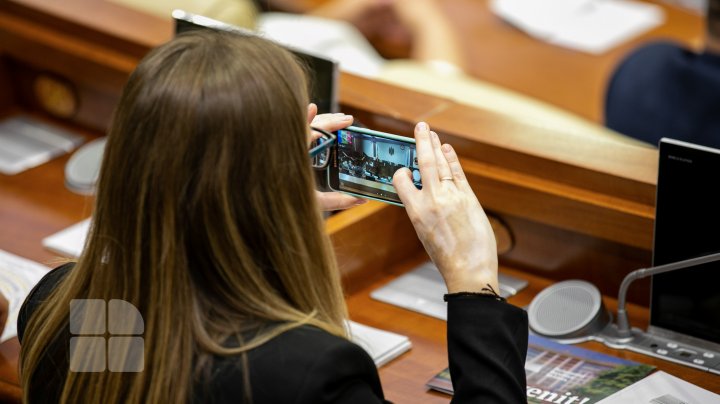 Retrospectiva primei şedinţe a Parlamentului. Opoziţia a protestat şi care a fost REPLICA PAS (FOTOREPORT)