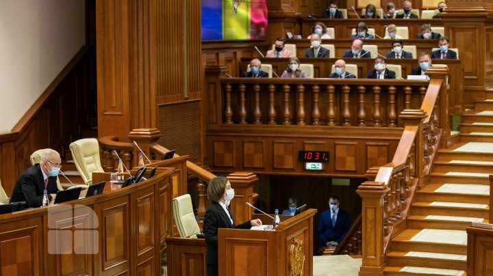 Maia Sandu a susţinut un discurs de la tribuna Parlamentului şi a anunţat când va fi votat noul Guvern