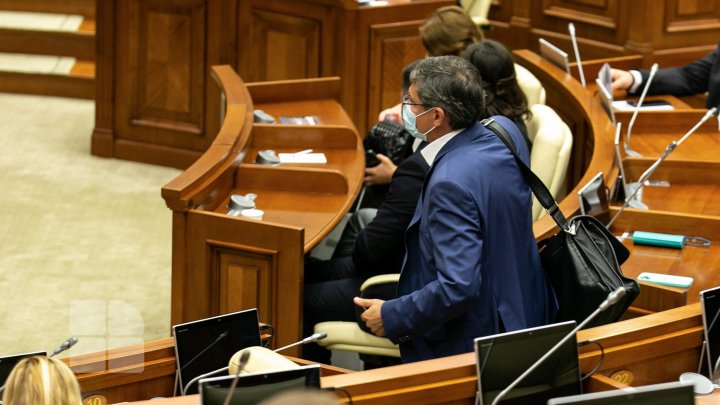 Retrospectiva primei şedinţe a Parlamentului. Opoziţia a protestat şi care a fost REPLICA PAS (FOTOREPORT)