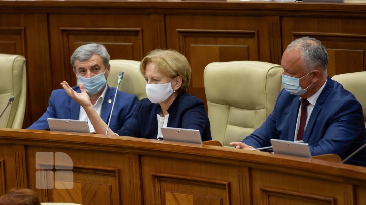 ACUZAŢII şi REPLICI! Retrospectiva şedinţei Parlamentului, în cadrul căruia a fost ales speakerul (FOTOREPORT)