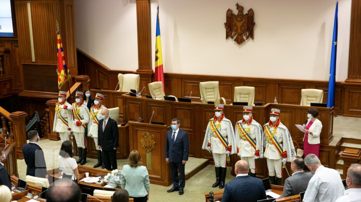 ACUZAŢII şi REPLICI! Retrospectiva şedinţei Parlamentului, în cadrul căruia a fost ales speakerul (FOTOREPORT)