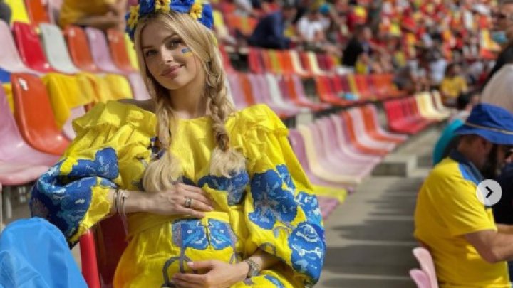 Cea mai frumoasă fană a Ucrainei. Soţia unui fotbalist ucrainean este jurnalistă la Euro-2020