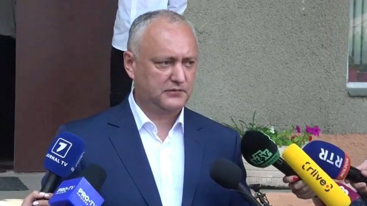 Președintele PSRM, Igor Dodon, a votat. "Vă îndemn să votăm pentru cei care știu să făurească, nu să fure miliarde"