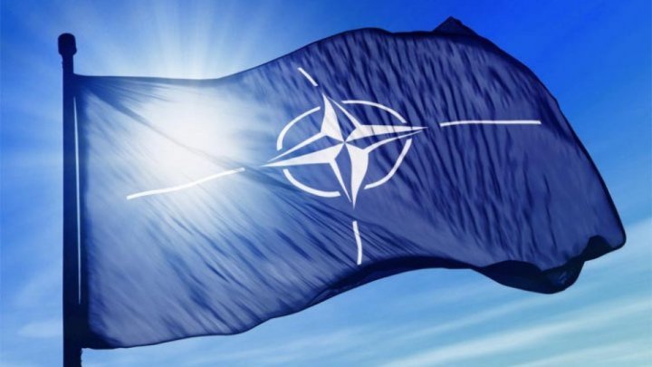 NATO avertizează Rusia că va suferi consecințele dacă va ataca Ucraina