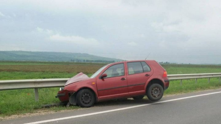 GRAV accident rutier lângă Orhei. Un Lexus a fost făcut zob, iar şoferul acestuia a rămas blocat în maşină