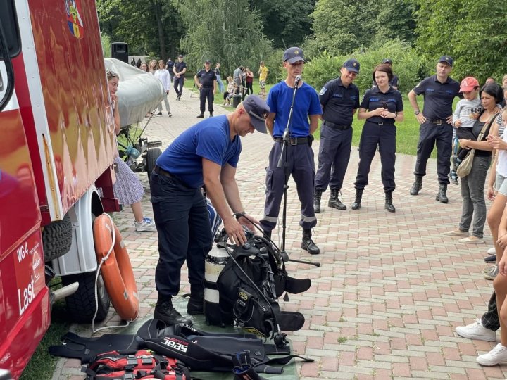 IGSU a organizat un flashmob în parcul Dendrariu din Capitală, cu scopul de a informa copiii cu privire la victimele înecate