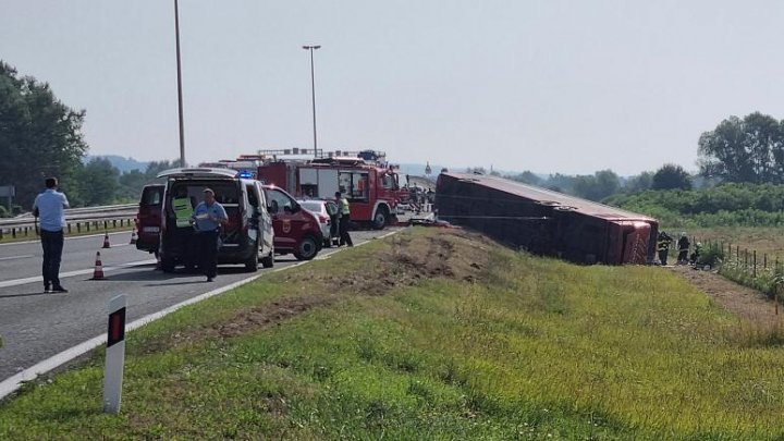 TRAGEDIE pe o autostradă din Croația: 10 morți și 44 de răniți după ce un șofer a adormit la volan