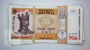 Familiile cu un venit lunar de până la 3 100 de lei vor primi ajutor pentru perioada rece a anului