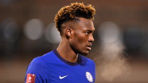 Atacantul englez Tammy Abraham a semnat un contract cu clubul italian AS Roma