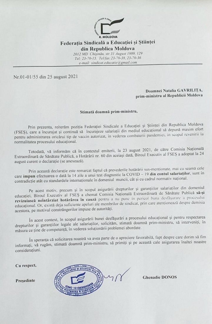 Sindicatele din Educaţie ameninţă cu demisii, dacă CNESP nu-şi revizuieşte decizia privind obligativitatea testului anti-COVID