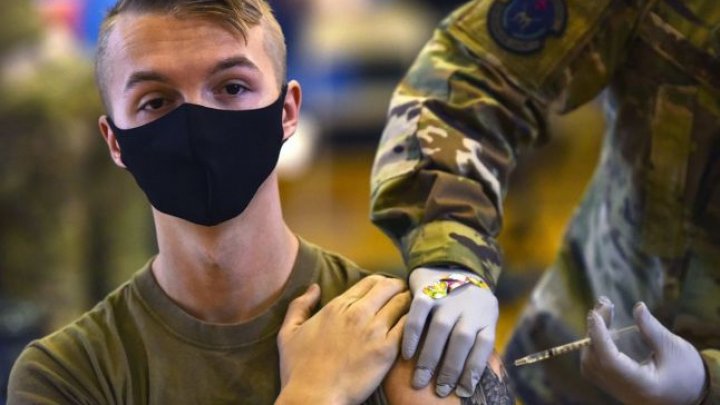 Vaccinarea anti-COVID-19, în scurt timp obligatorie pentru militarii americani