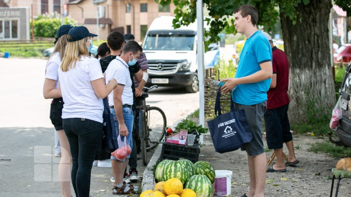 Oamenii de la sate, informaţi despre importanța vaccinării împotriva COVID-19. "Autocarul Sănătăţii" va merge în 24 de raioane (FOTO)