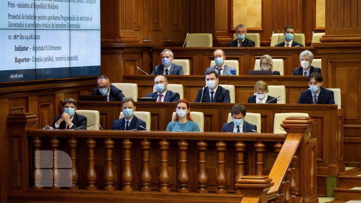 Guvernul Gavrilița a fost votat de Parlament (FOTO)