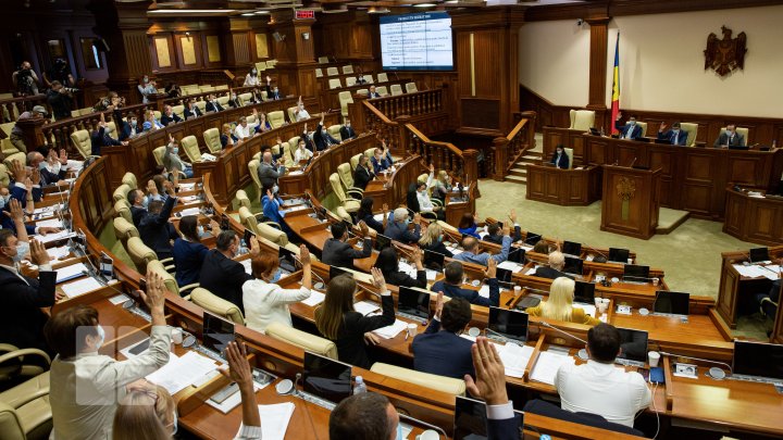 Guvernul Gavrilița a fost votat de Parlament (FOTO)