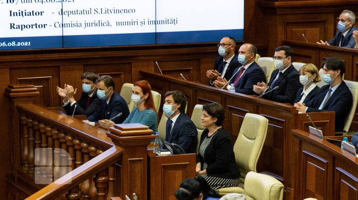 Guvernul Gavrilița a fost votat de Parlament (FOTO)