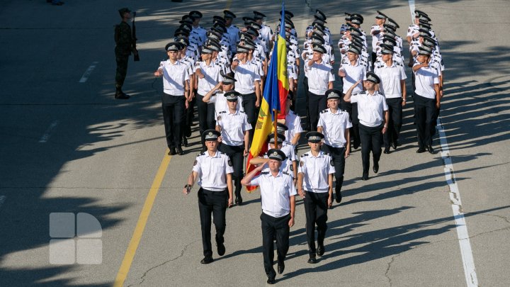 Repetițiile pentru parada militară din 27 august sunt în toi (FOTO)