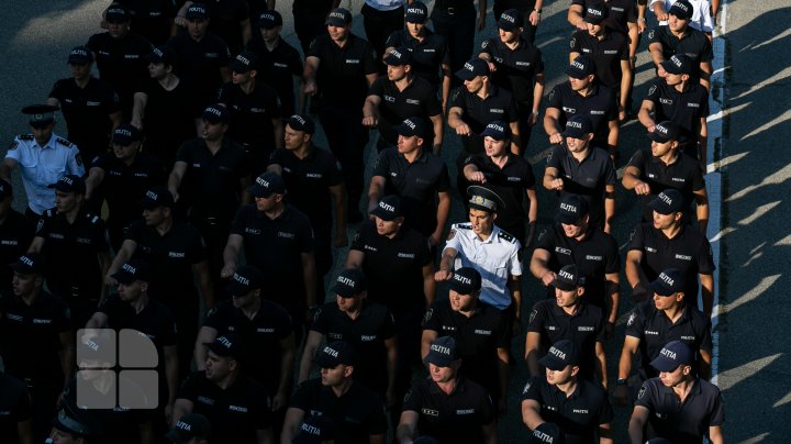 Repetițiile pentru parada militară din 27 august sunt în toi (FOTO)