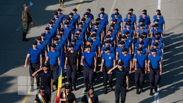 Repetițiile pentru parada militară din 27 august sunt în toi (FOTO)