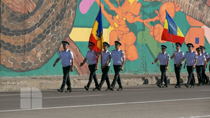 Repetițiile pentru parada militară din 27 august sunt în toi (FOTO)