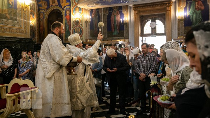 Astăzi începe Postul Adormirii Maicii Domnului