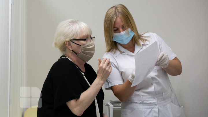 Un nou maraton de vaccinare pentru profesori a început în Capitală  (FOTO)