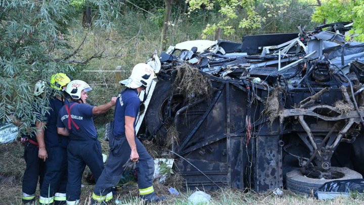 Accident cumplit în Ungaria: opt persoane au decedat, câteva zeci au fost rănite