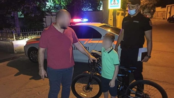 Un copil care s-a rătăcit în parcul Valea Morilor, ajutat de carabinieri să-și găsească familia