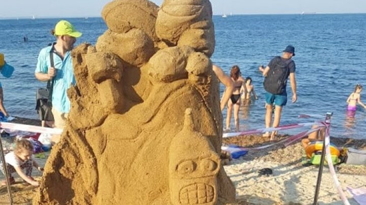 Odessa Sand Fest-2021: sculpturi gigantice din nisip create pe plajă