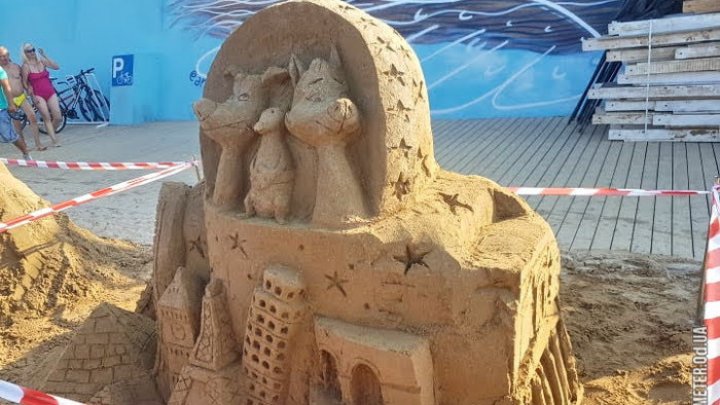 Odessa Sand Fest-2021: sculpturi gigantice din nisip create pe plajă