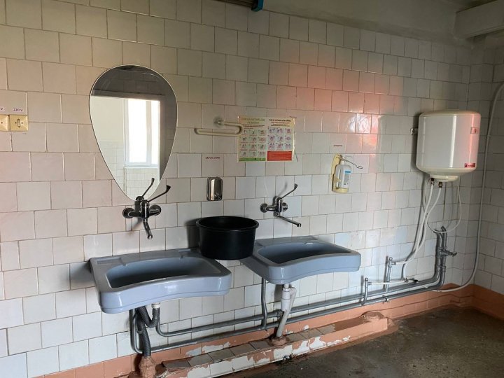 Blocul chirurgical al Spitalului Clinic Municipal „Gheorghe Paladi” va fi reparat capital. Vezi cum arată acum (FOTO)