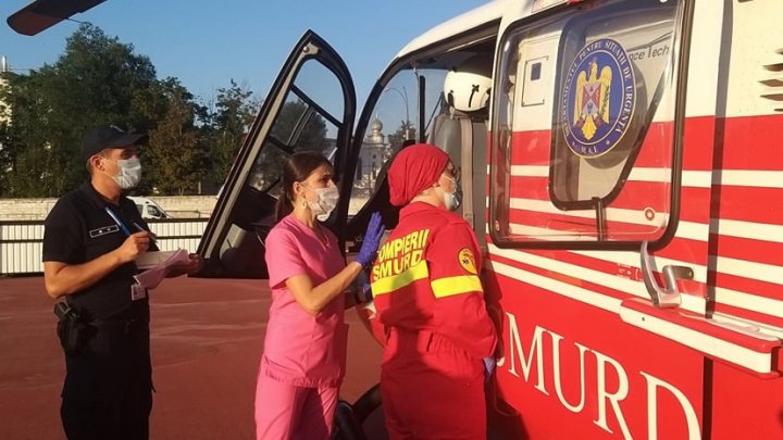 Intervenție aero-medicală SMURD Cantemir-Chișinău. Echipa a transportat un bărbat cu arsuri grave