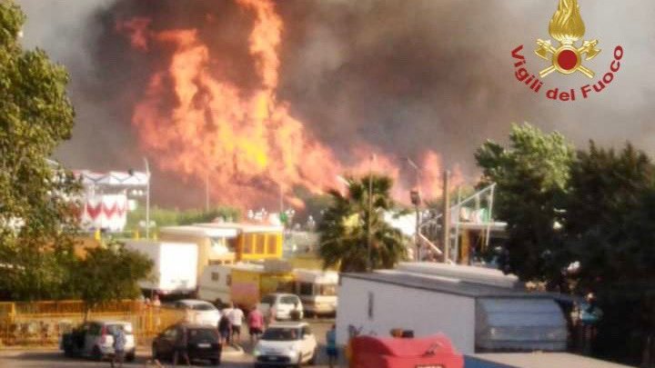 Peste 400 de oameni, evacuaţi din provincia italiană Campobasso din cauza incendiilor devastatoare