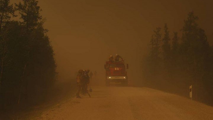 IMAGINI APOCALIPTICE: Fumul degajat de incendii a ajuns până la Polul Nord