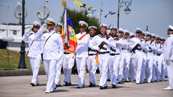 Ziua Marinei Române, fără spectatori. Klaus Iohannis și Florin Cîțu participă la ceremonia din Portul Militar Constanța