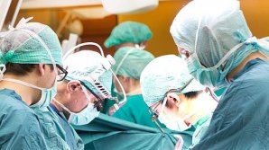 Un bărbat a rămas orb după ce medicii i-au scos din greşeală ochiul sănătos