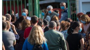 Masca devine obligatorie pe o rază de 50 de metri în jurul școlilor din București, din prima zi de cursuri