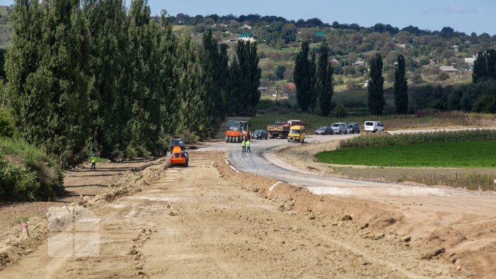 Drumul de ocolire a localităţii Bahmut din raionul Călărași nu va fi gata în acest an. Ce spun autorităţile (FOTOREPORT)