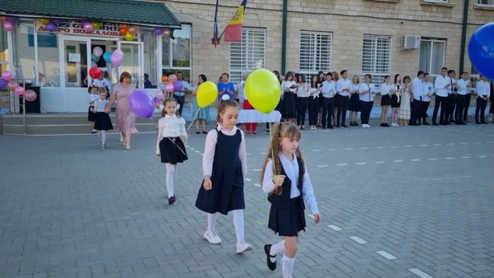 Găgăuzia a ignorat interdicția privind organizarea careurilor de 1 septembrie (FOTO)