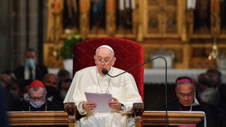 Papa Francisc: Trăim al treilea război mondial