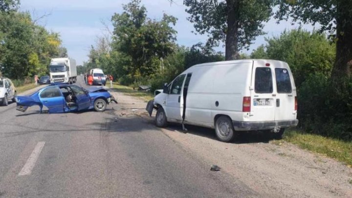 Accident violent în raionul Drochia. Patru vehicule implicate (VIDEO)