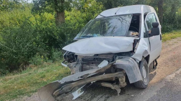 Accident violent în raionul Drochia. Patru vehicule implicate (VIDEO)