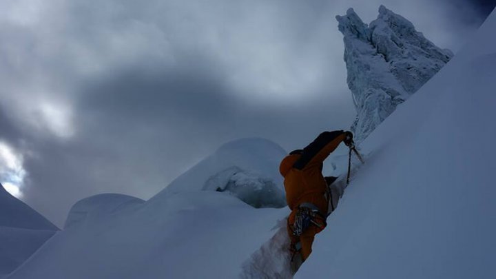 Doi alpinişti, cetățeni ai Republicii Moldova, au dispărut pe muntele Ushba din Georgia. MAEIE: Operațiunea de salvare este în desfăşurare