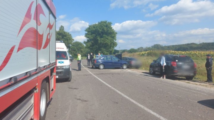 Grav accident în raionul Edineț. Un tânăr a murit, alții trei au fost răniți (FOTO)