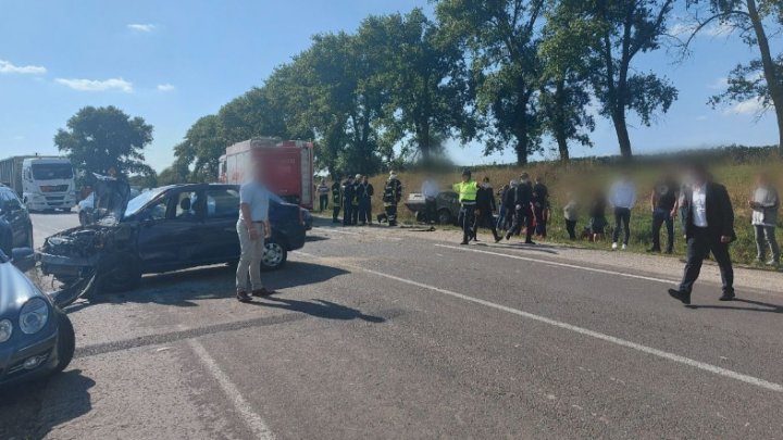 Grav accident în raionul Edineț. Un tânăr a murit, alții trei au fost răniți (FOTO)