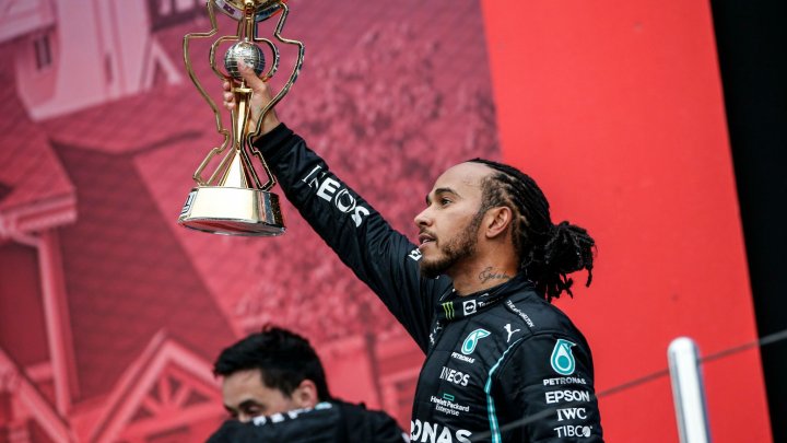 Cea de-a 100-a victorie din carieră înregistrată de pilotul britanic Lewis Hamilton 