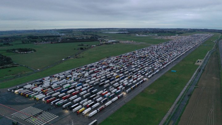 Situație critică pentru 60 de milioane de transportatori: Lanțurile globale de aprovizionare riscă să se prăbușească