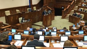 Moțiunea simplă inițiată de BCS împotriva ministrului Justiției, respinsă de Parlament