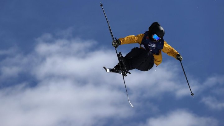 Start primei etape a Cupei Mondiale de freestyle schi. Austriacul Matej Svancer a devenit câştigător la proba masculină Big Air